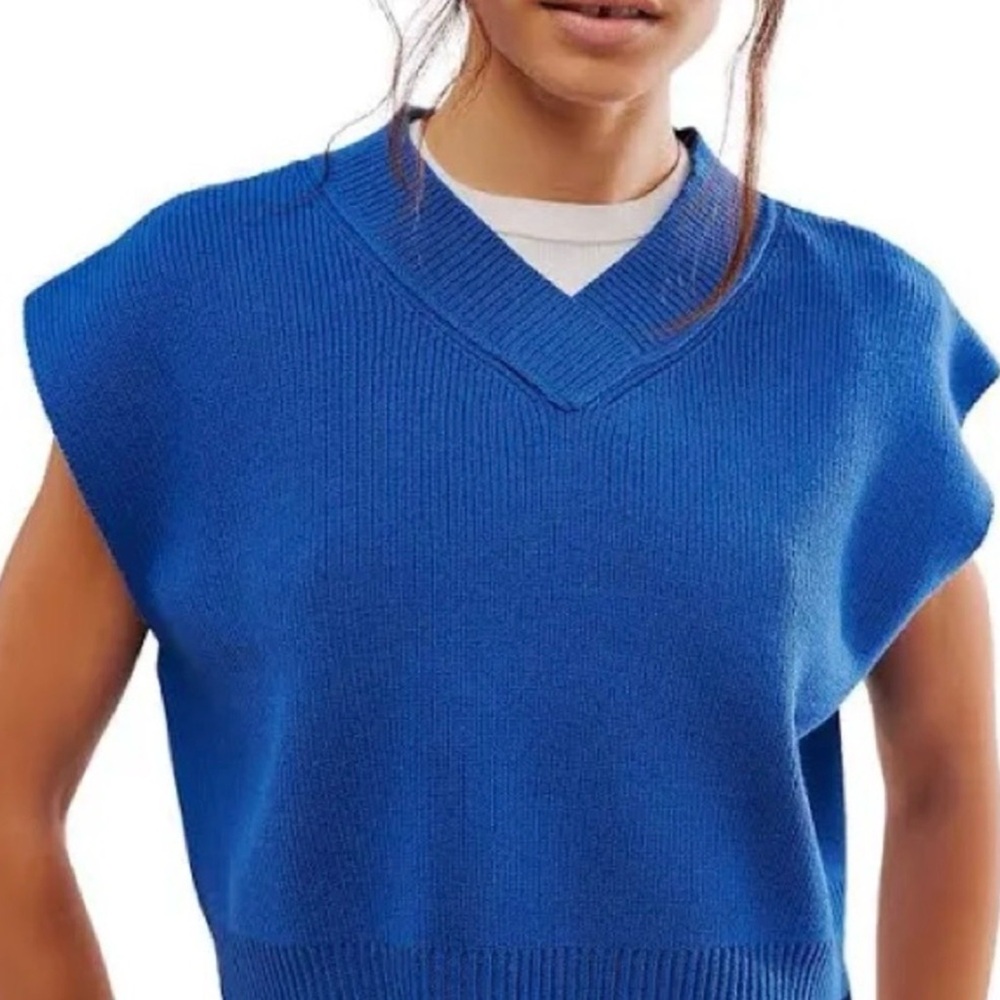 NWT Free People Blue Knit Sleeveless Sweater Vest